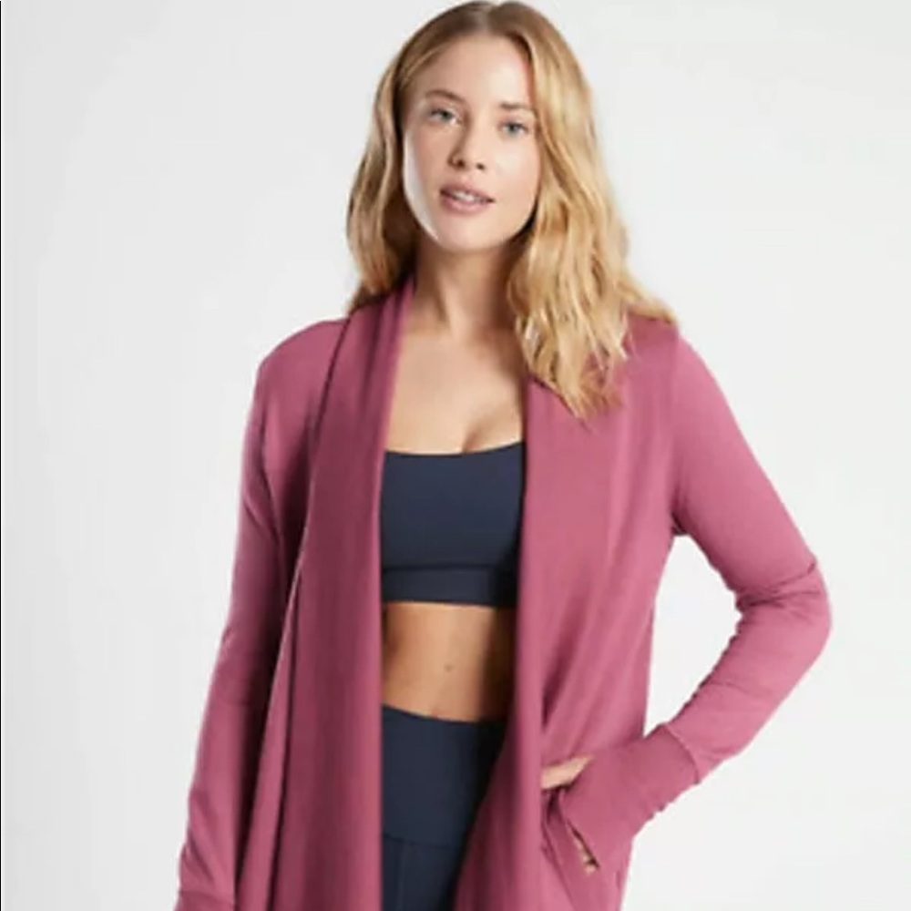 Athleta Pranayama wrap - berry (NWT)